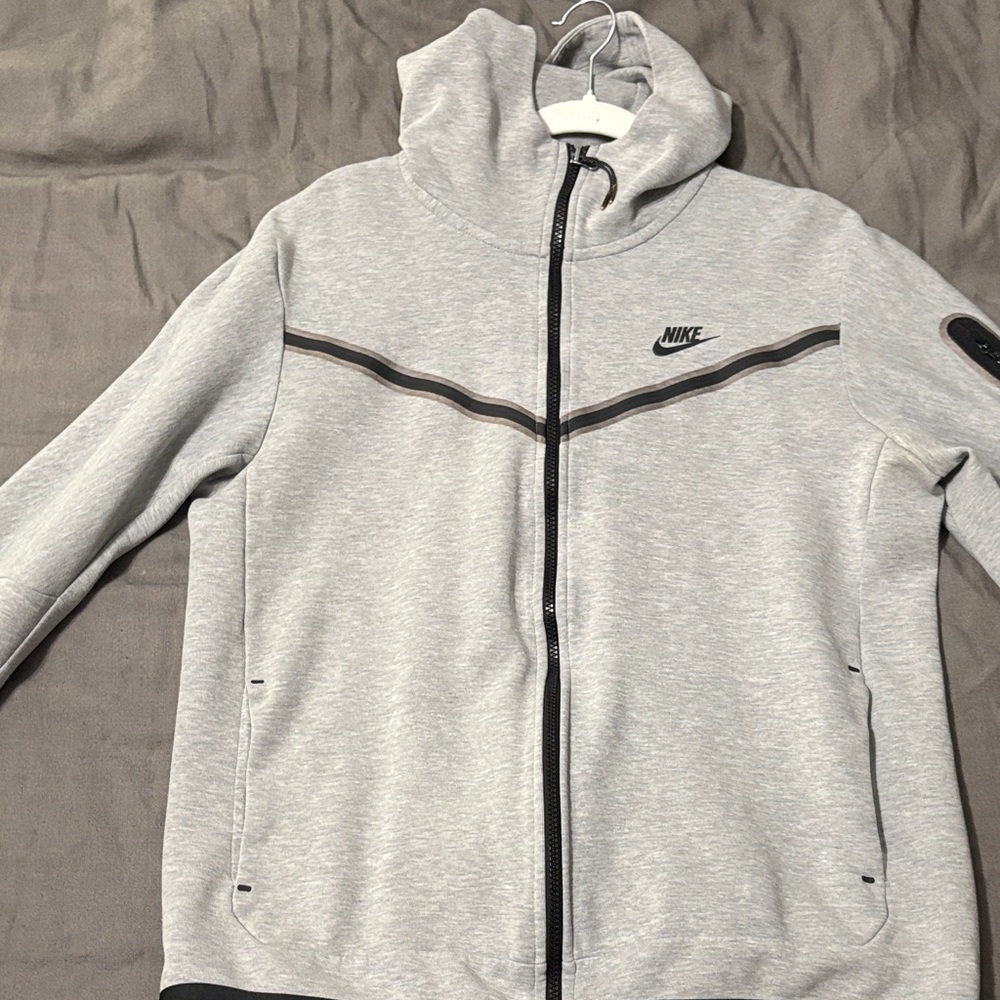 Nike Light Gray Zip-Up Hoodie